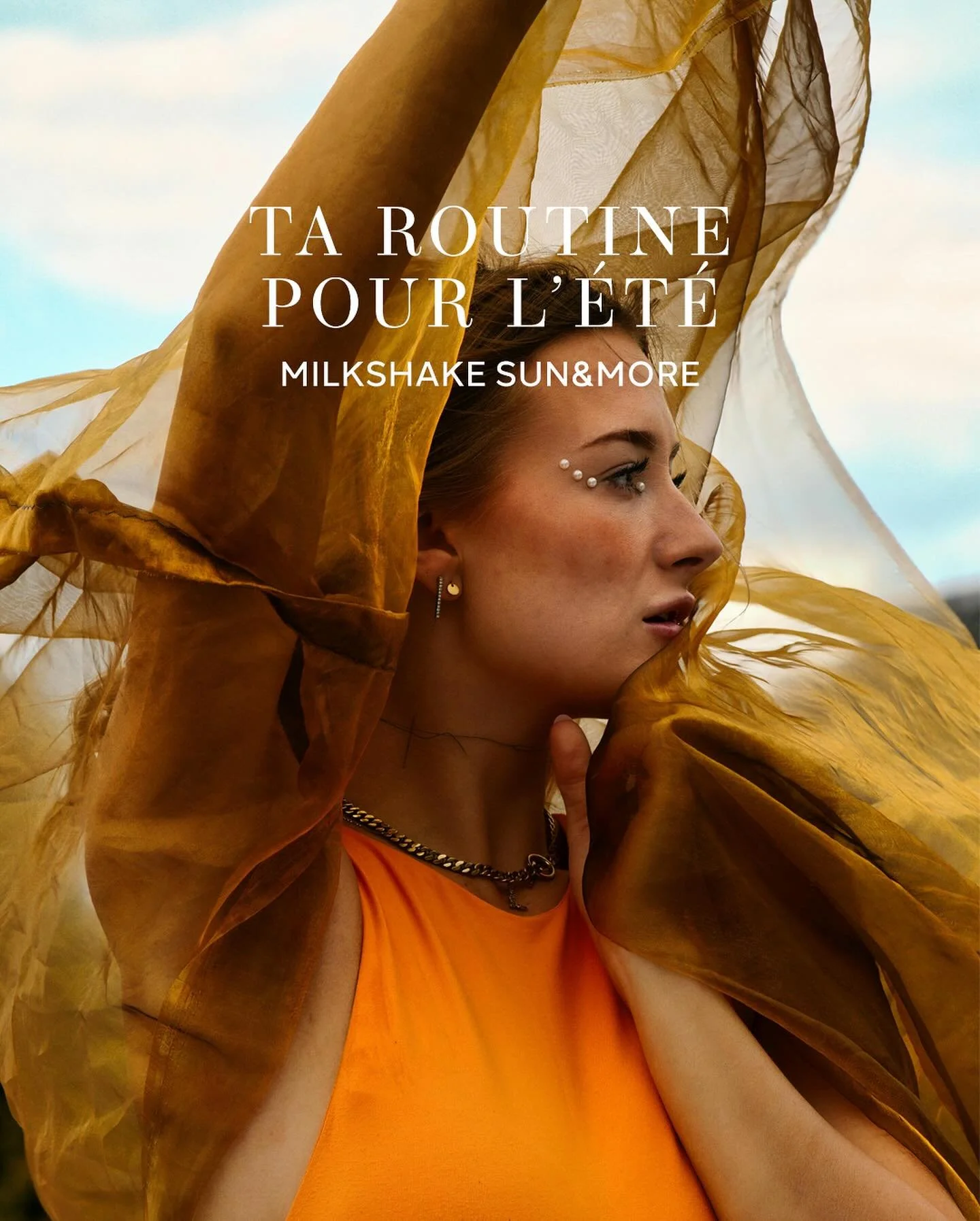 En attendant le retour du chaud & du soleil 🔥☀️
Milkshake Sun&More, ta routine de A à Z.
Tu as des questions sur l'utilisation d'un de ces produits ainsi que sur l'élaboration de ta routine capillaire ? Nous t'accueillons ave