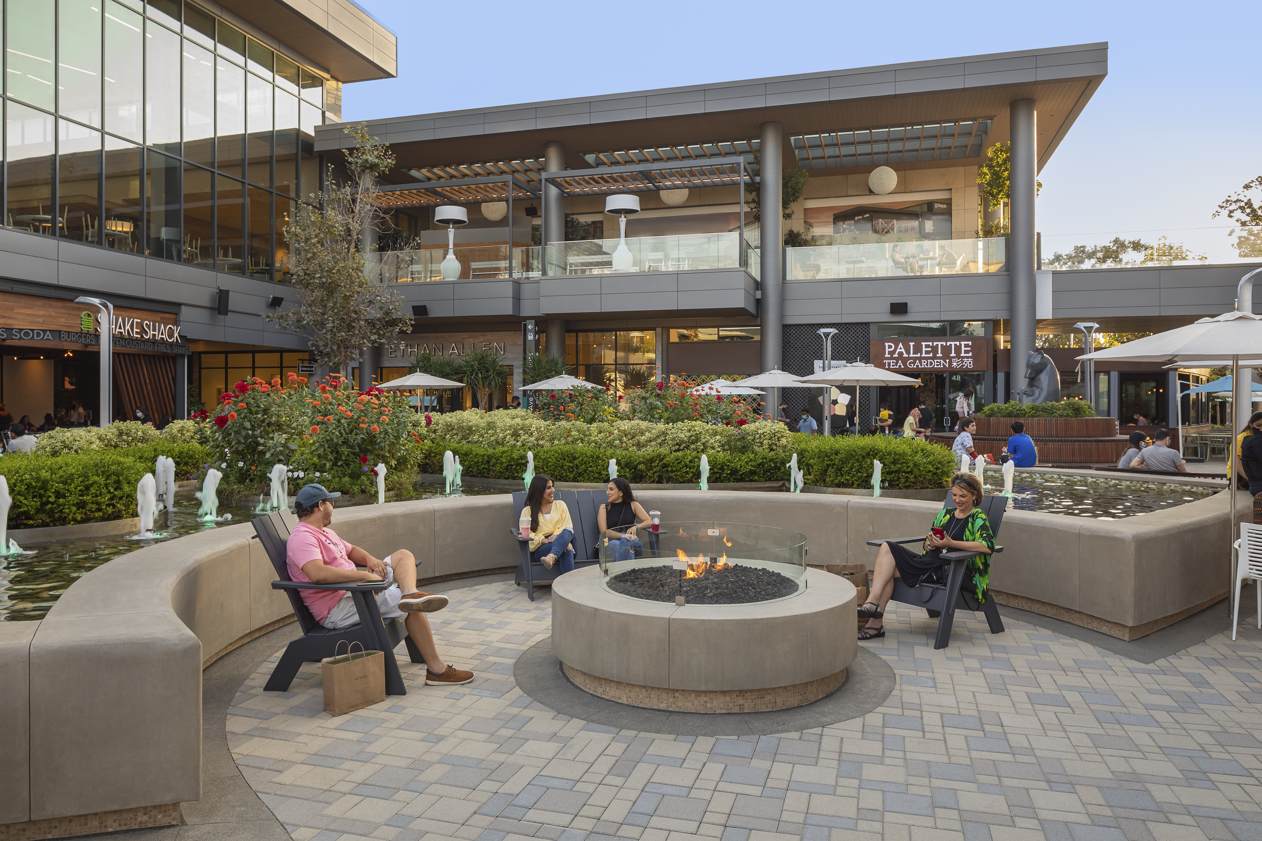 Hillsdale Courtyard (Northblock).png