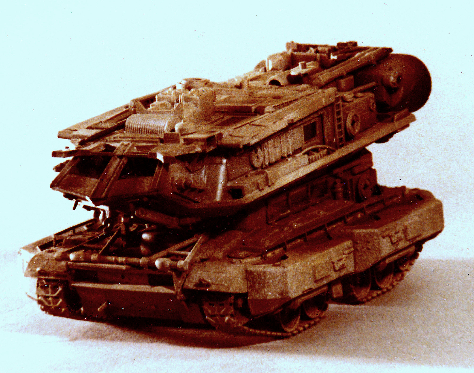 tank w. space ship (1).jpg