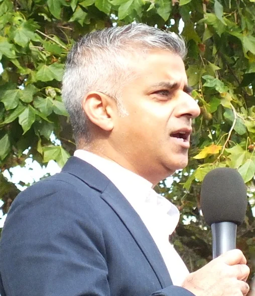 Sadie Khan told BBC London: “It would be madness to build a new runway. People who care about London and the health of London, who worry about the noise, who worry about the infrastructure, are united against it.”