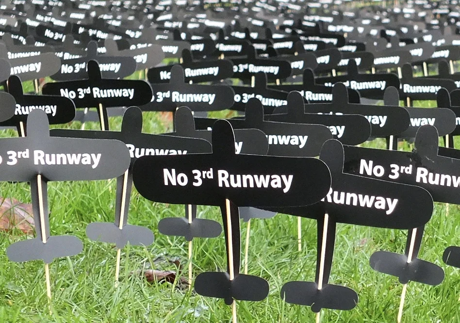 Each plane means noise and pollution every day