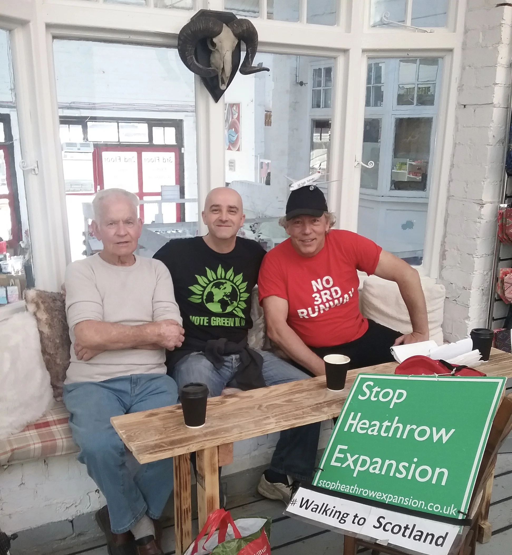 A short tea break before getting back on the road