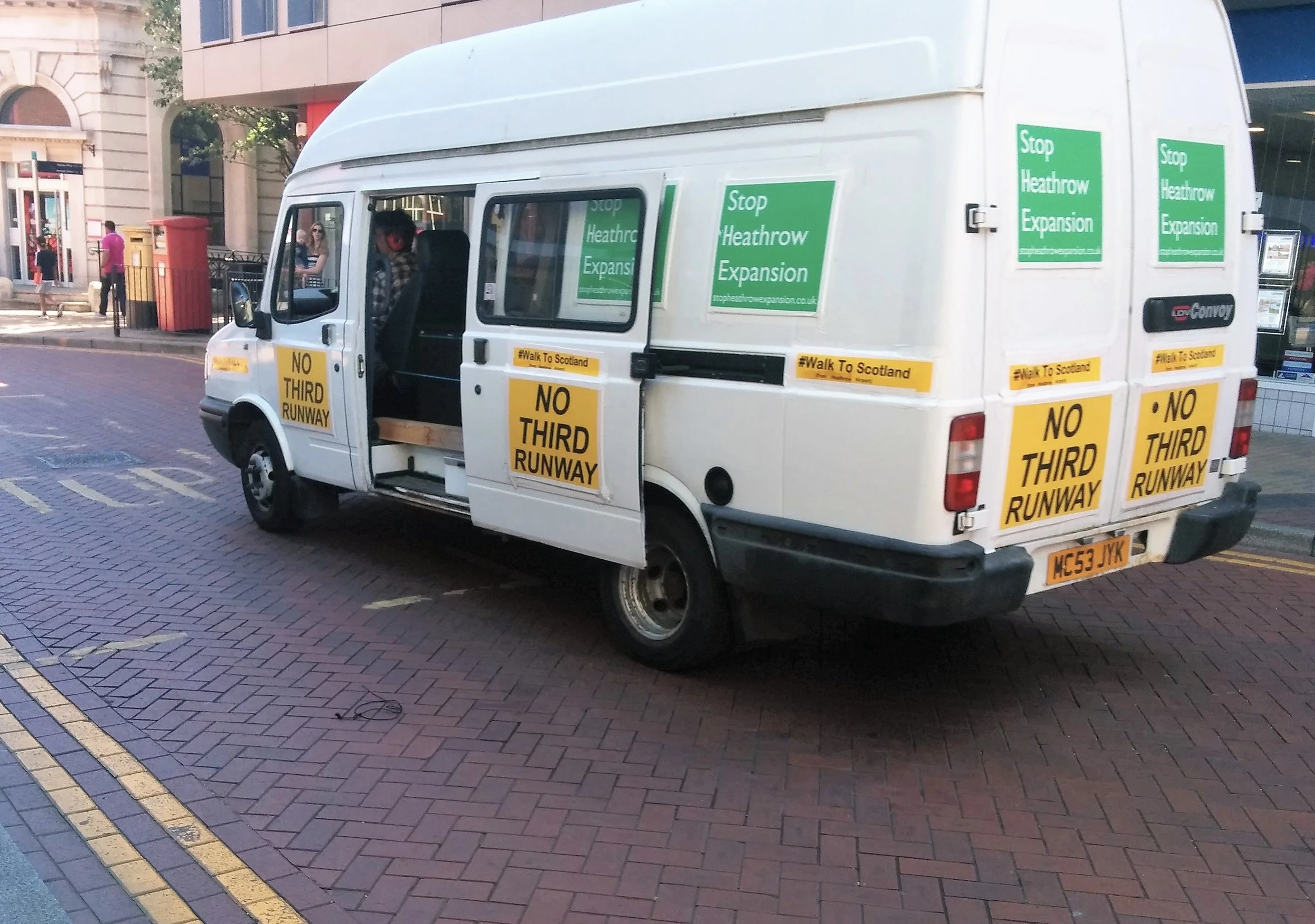 New aircraft noise baffles Maidenhead shoppers