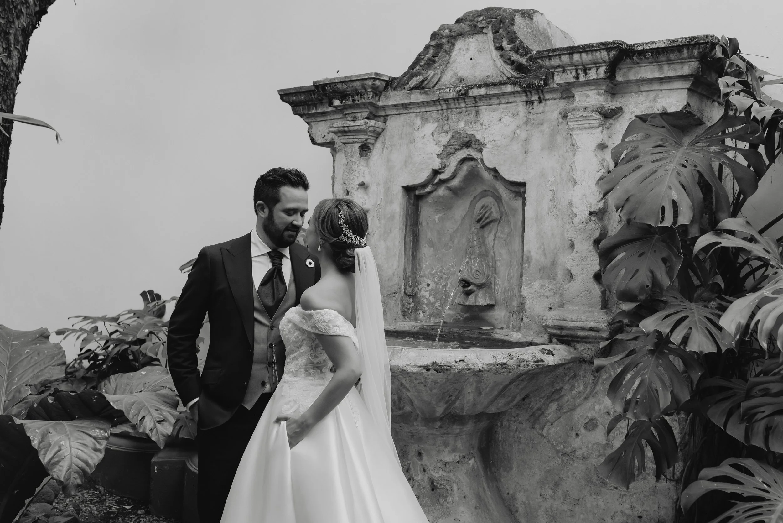 Destination wedding portraits Antigua Guatemala