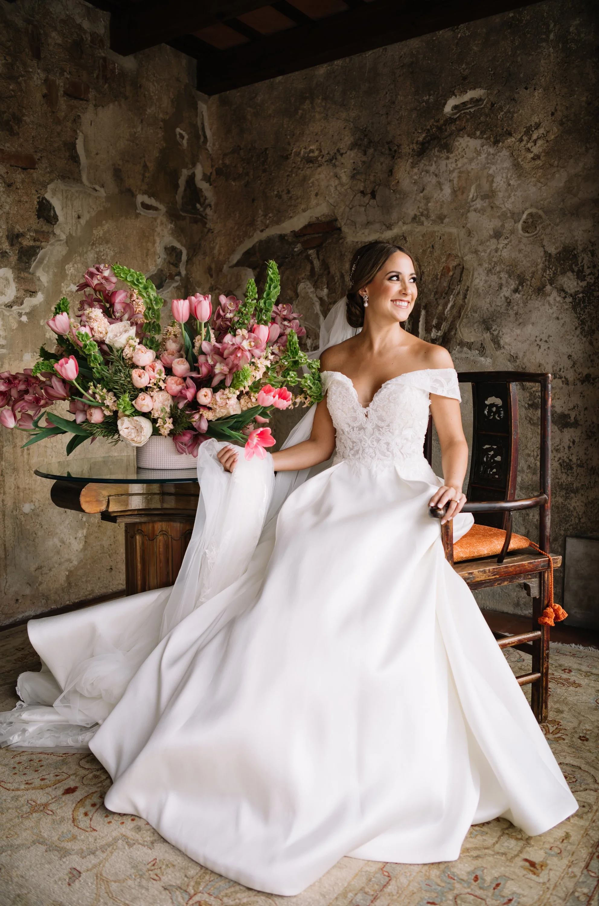 Bridal portraits Casa Santo Domingo Antigua Guatemala