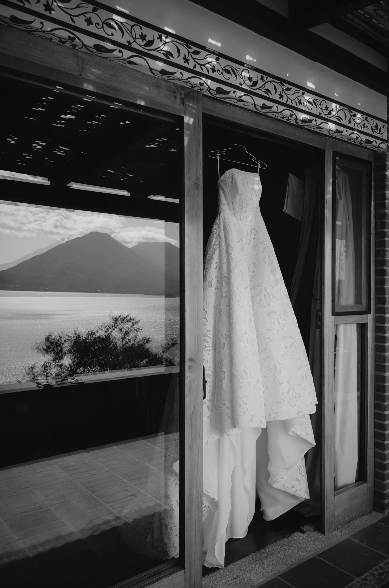 lake atitlan wedding guide: dress portrait