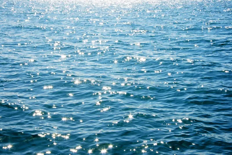 glinsterend-water-13377137.webp