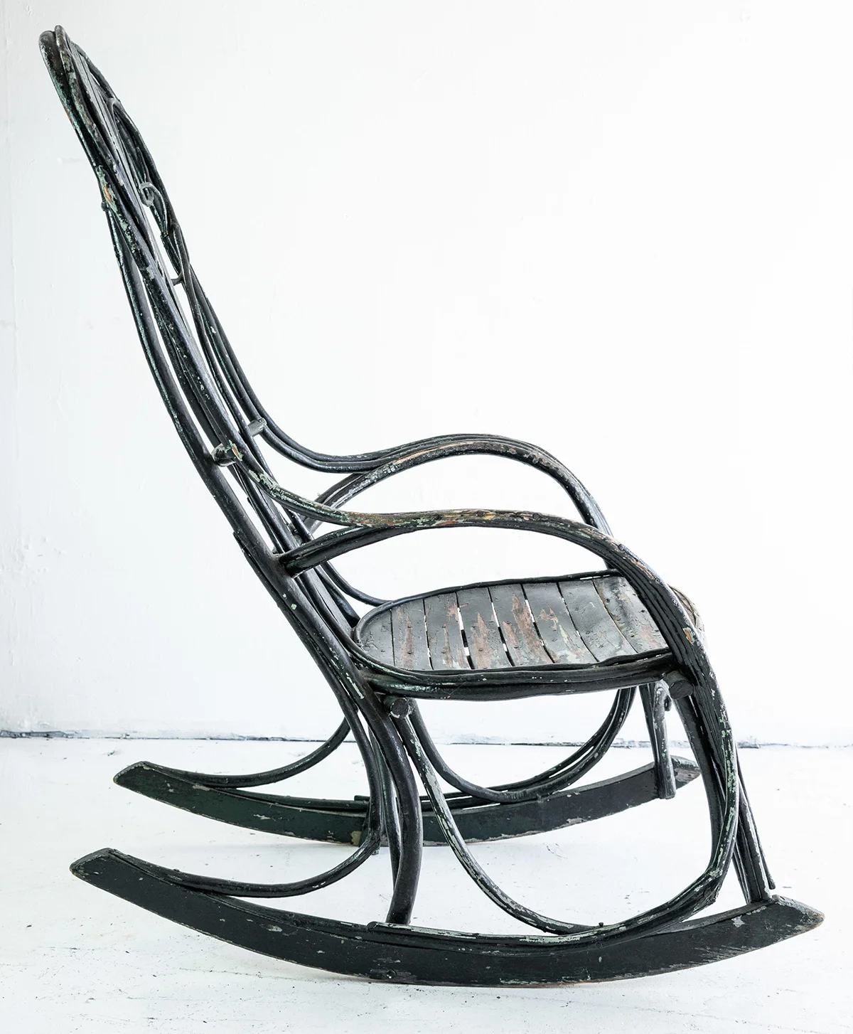 Black_Wicker_Rocker.jpg