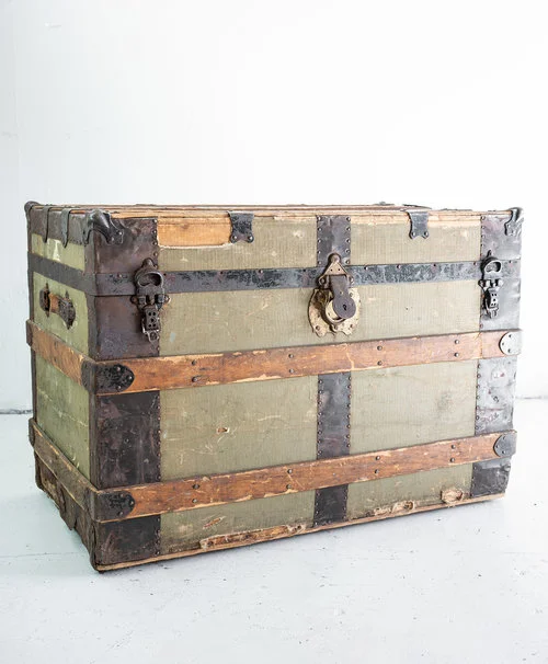vintage trunk.jpg