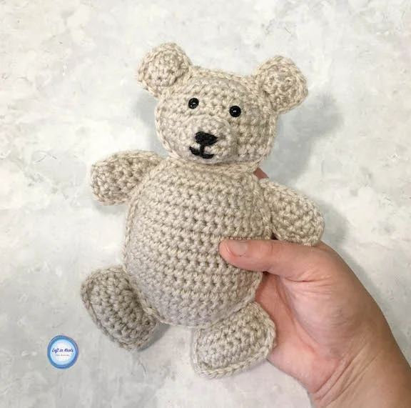 These rag doll teddy bears are an adorable gift for new baby and big brother/sister! Perfect for little hands to hug and snuggle, this free crochet pattern will give you instructions for both the large and small bear.