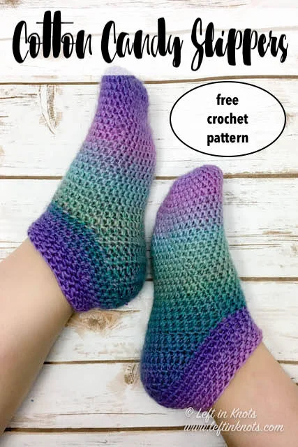 This free crochet pattern uses less that one skein of Caron Cotton Cakes to DIY your own belt bag for summer. This on-trend crochet fanny pack can store all your little essentials and can be worn with dresses, jeans or even yoga pants. Prefer purses? Make the tie strings long and use it as a crossbody bag instead.