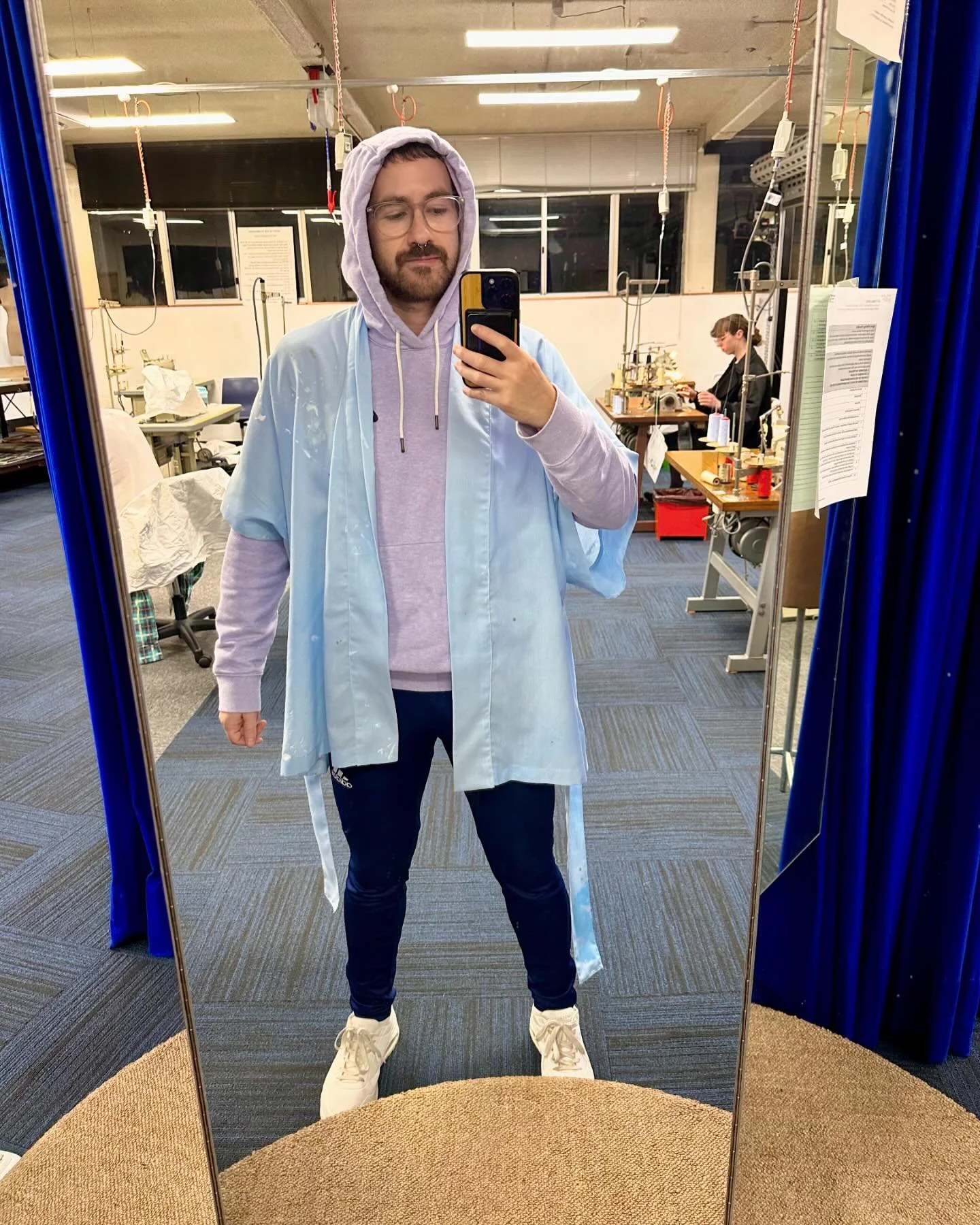 Kimono she better don&rsquo;t! Proud to have made something new out of something old from this paint splattered bed sheet #reworn

#sustainablefashion #sustainability #greenfashion #zerowastepattern #ecofriendly #ecofashion #consciouscloset #circular