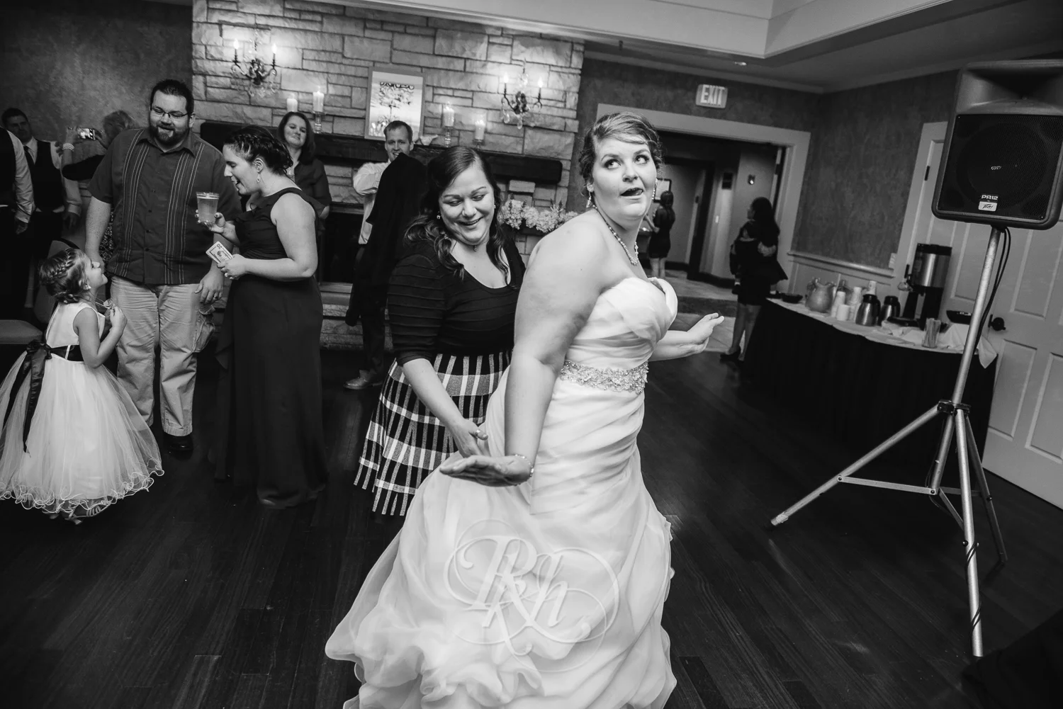 Woodbury Wedding Photography - Amber & Tristan - RKH Images-31