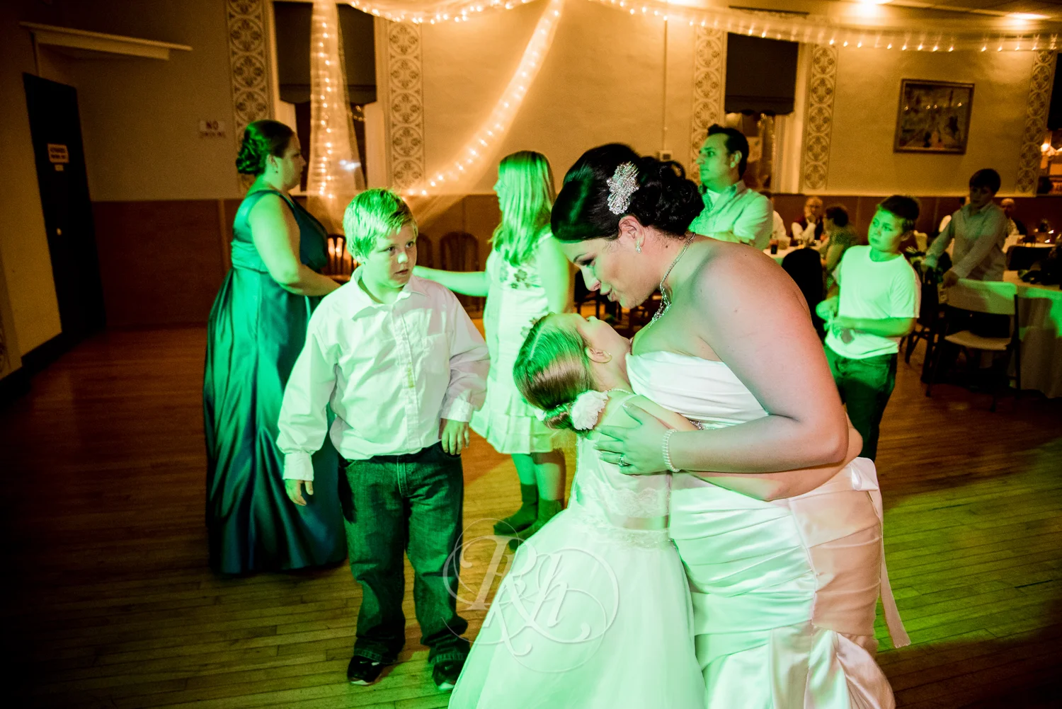 Minnesota Wedding Photography - Ashley & Justin - RKH Images-40