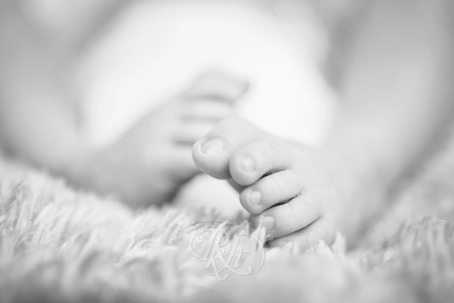 Salem - RKH Images - Minneapolis Baby Photographer-6