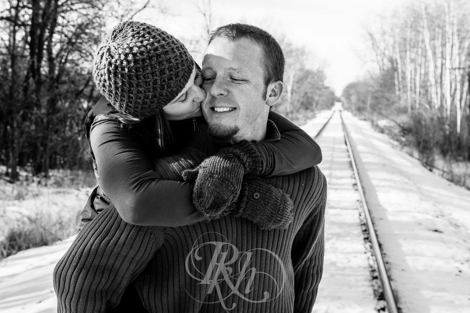 Lindsey & Jeremy - Minnesota Winter Engagement Photography - RKH Images -10.jpg