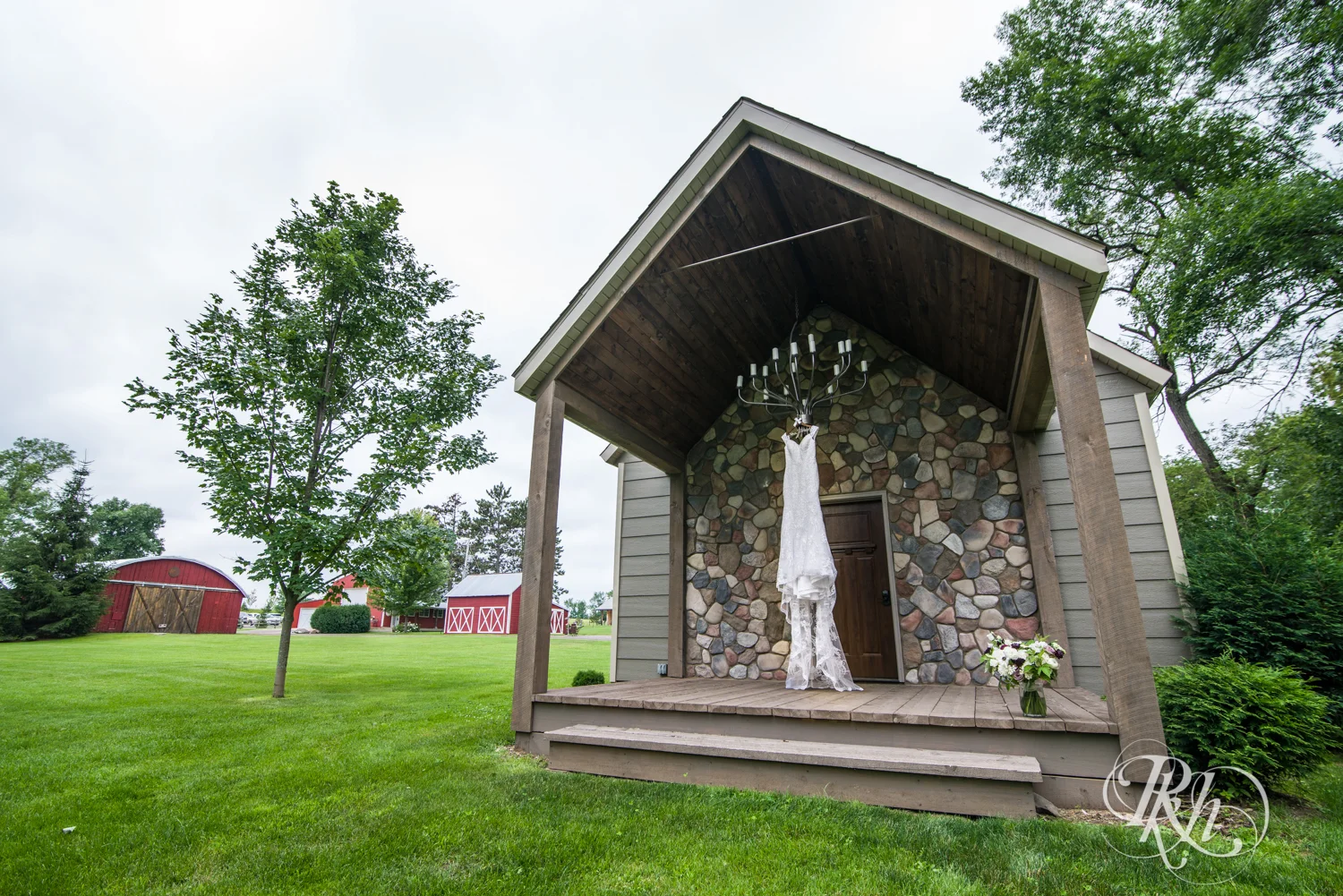 Chelsey and Erik - Minnesota Wedding Photogrpahy - Creekside Farm - RKH Images - Blog (14 of 88).jpg