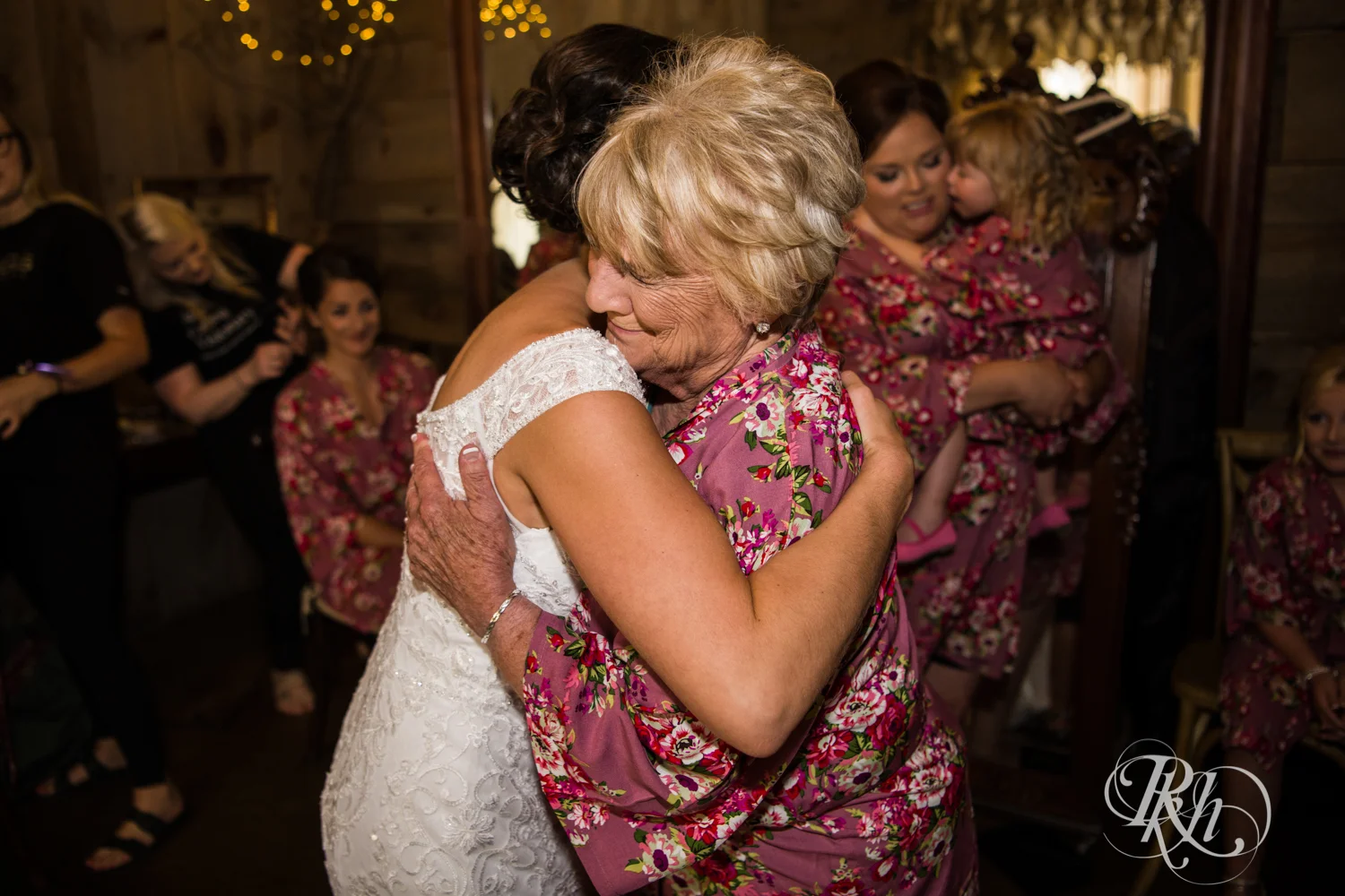 Chelsey and Erik - Minnesota Wedding Photogrpahy - Creekside Farm - RKH Images - Blog (22 of 88).jpg