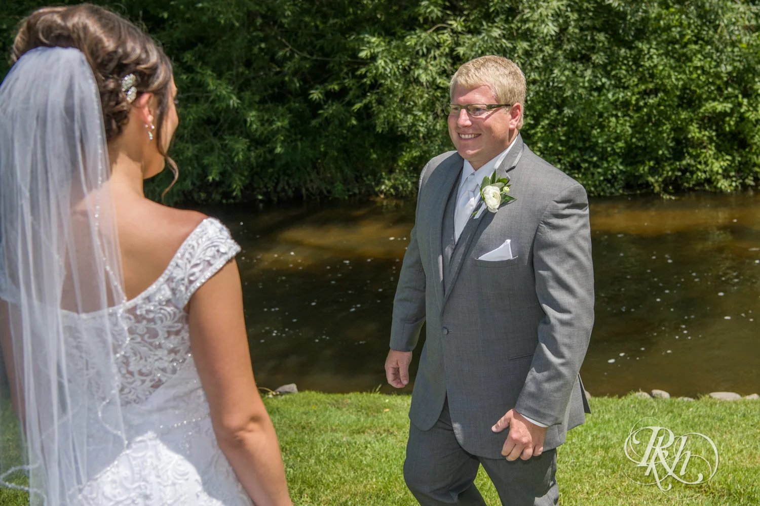 Chelsey and Erik - Minnesota Wedding Photogrpahy - Creekside Farm - RKH Images - Blog (25 of 88).jpg