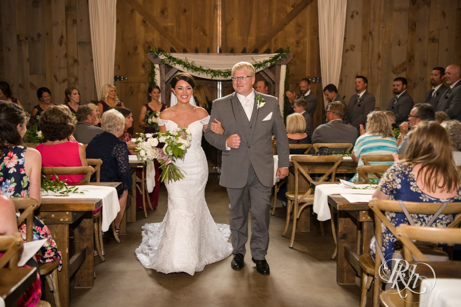 Chelsey and Erik - Minnesota Wedding Photogrpahy - Creekside Farm - RKH Images - Blog (38 of 88).jpg