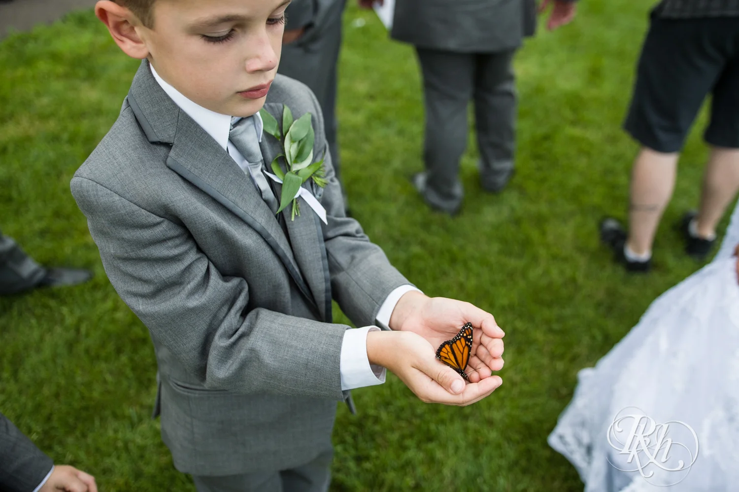 Chelsey and Erik - Minnesota Wedding Photogrpahy - Creekside Farm - RKH Images - Blog (42 of 88).jpg