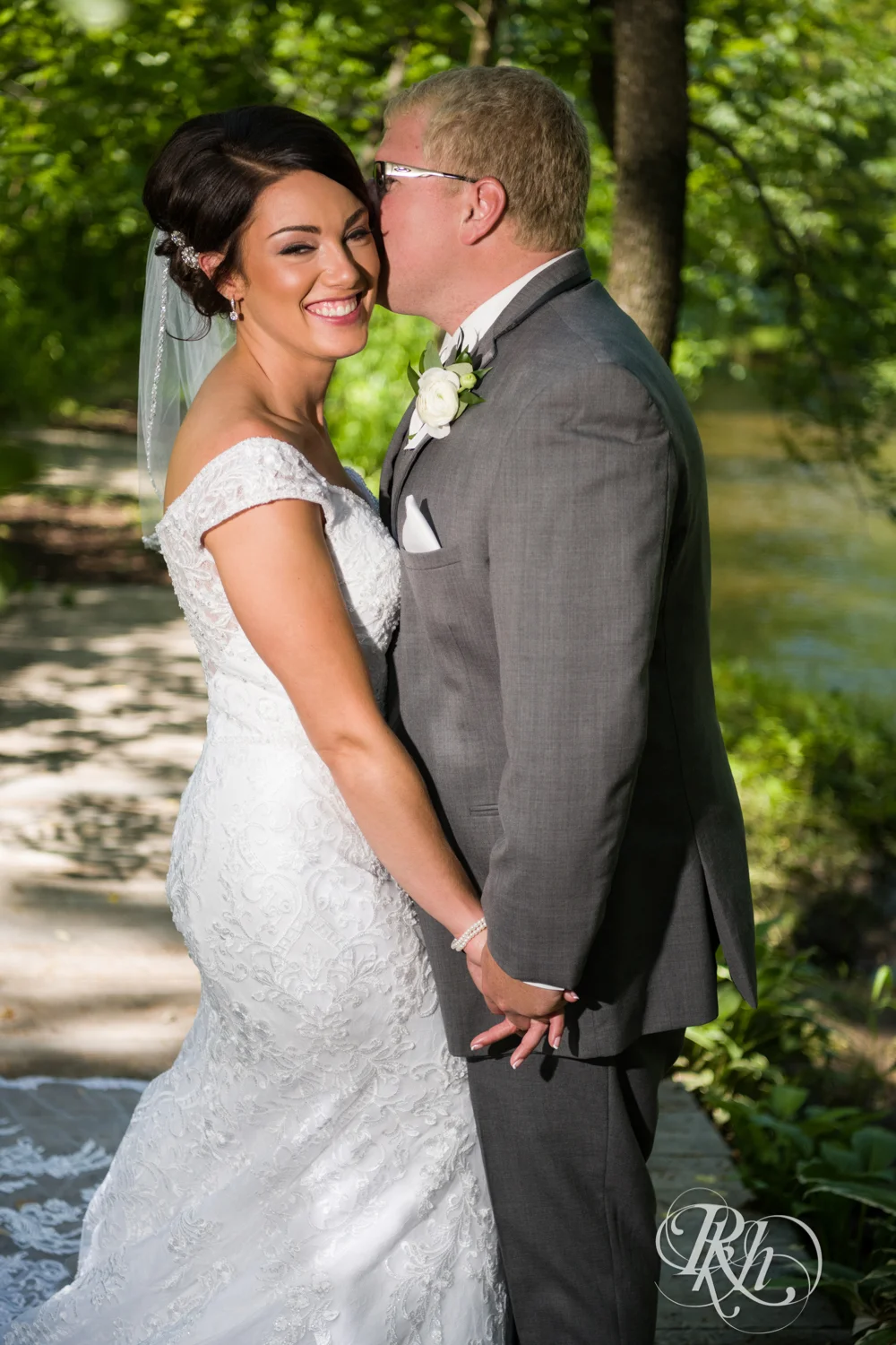Chelsey and Erik - Minnesota Wedding Photogrpahy - Creekside Farm - RKH Images - Blog (49 of 88).jpg