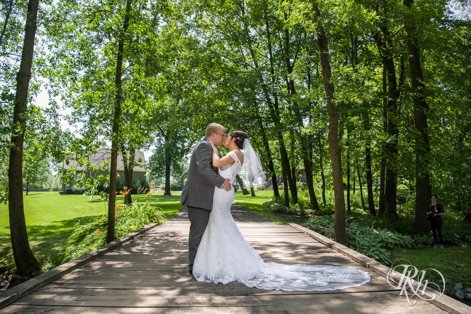 Chelsey and Erik - Minnesota Wedding Photogrpahy - Creekside Farm - RKH Images - Blog (52 of 88).jpg