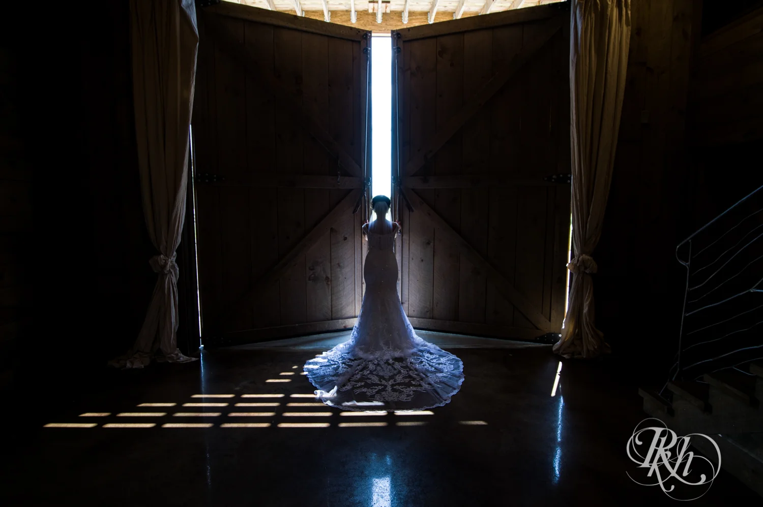 Chelsey and Erik - Minnesota Wedding Photogrpahy - Creekside Farm - RKH Images - Blog (59 of 88).jpg