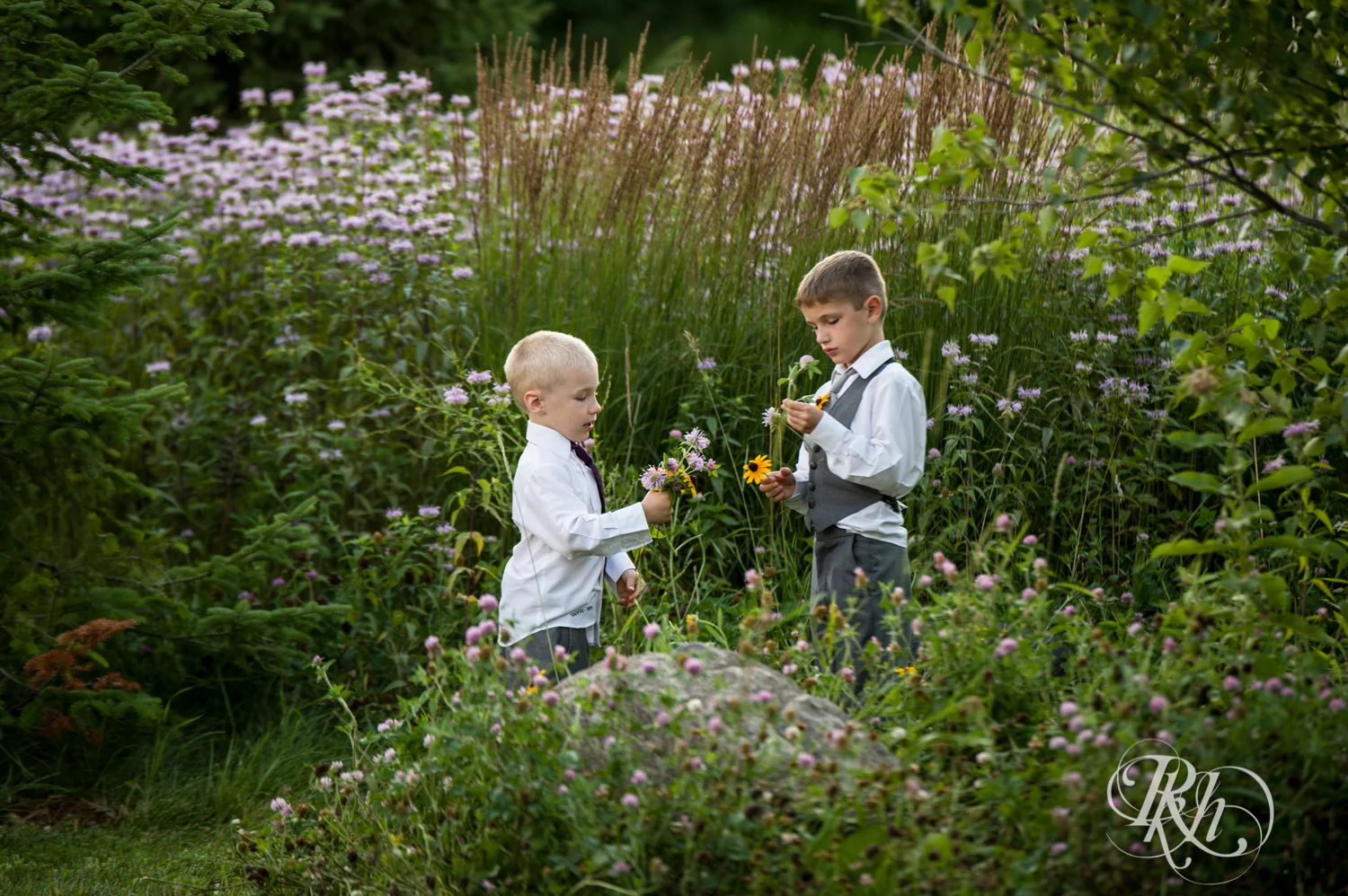 Chelsey and Erik - Minnesota Wedding Photogrpahy - Creekside Farm - RKH Images - Blog (72 of 88).jpg