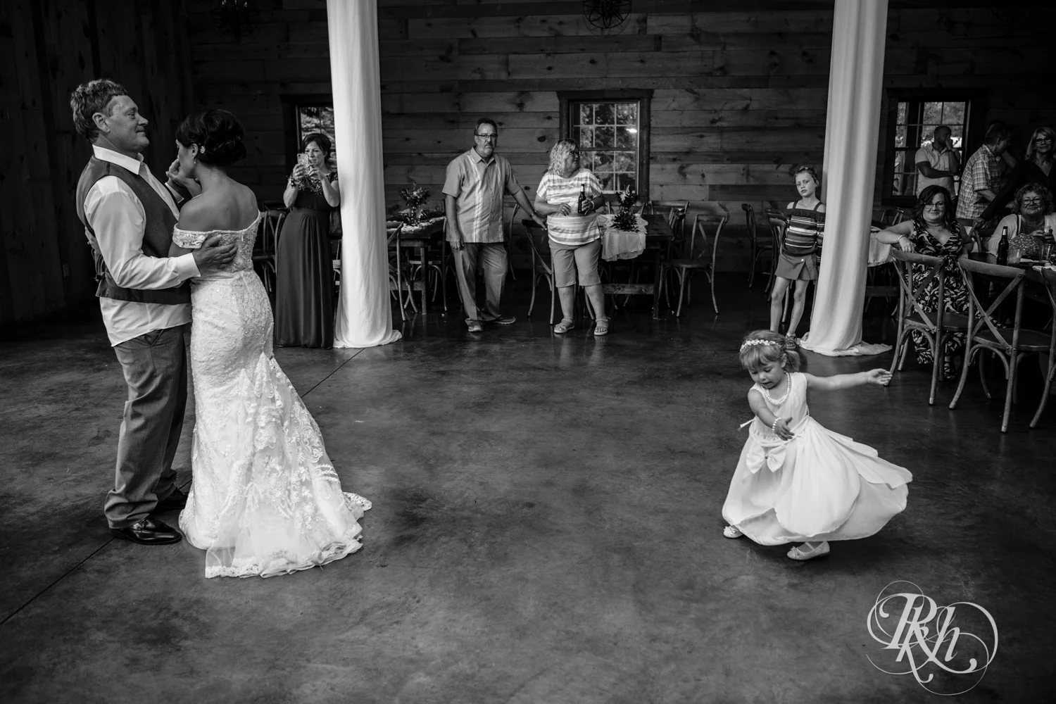 Chelsey and Erik - Minnesota Wedding Photogrpahy - Creekside Farm - RKH Images - Blog (74 of 88).jpg