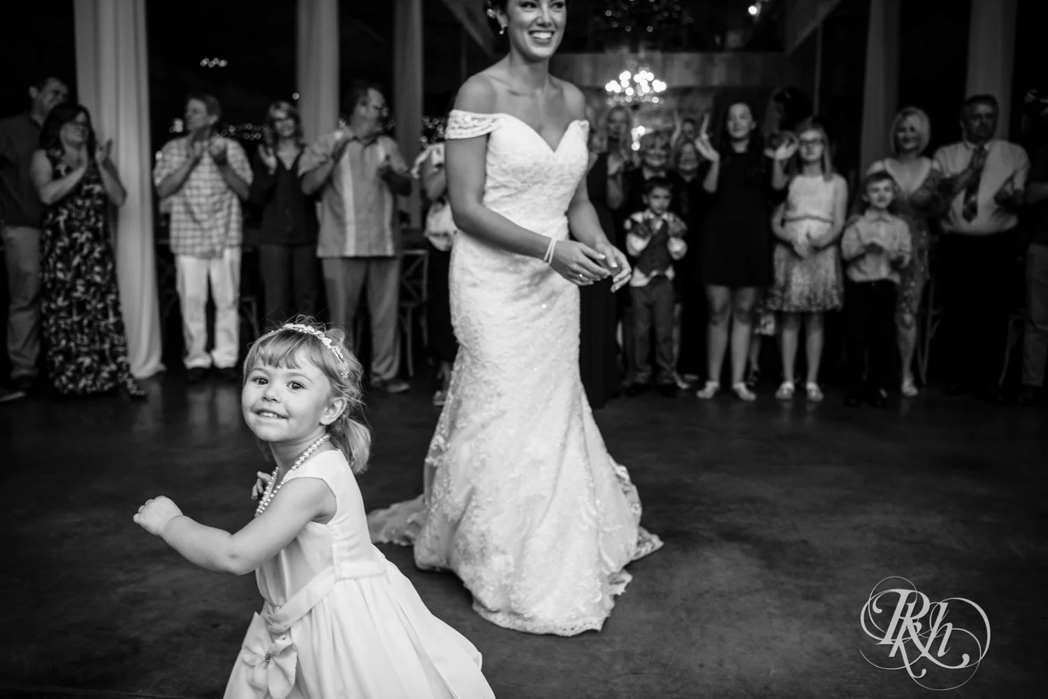 Chelsey and Erik - Minnesota Wedding Photogrpahy - Creekside Farm - RKH Images - Blog (79 of 88).jpg