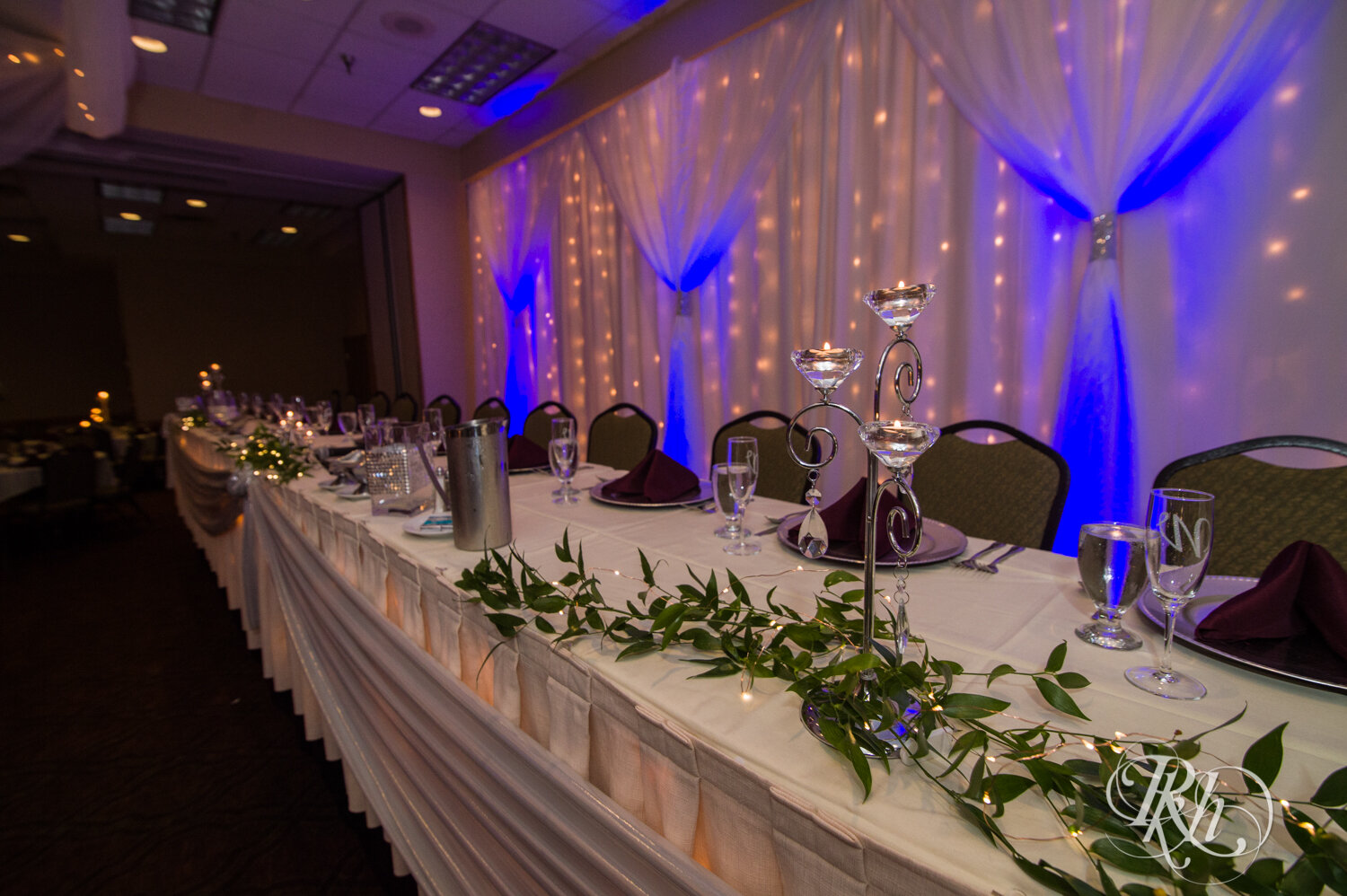 Makayla & Drew - Minnesota Wedding Photography - Country Inn Mankato - RKH Images - Blog (59 of 88).jpg