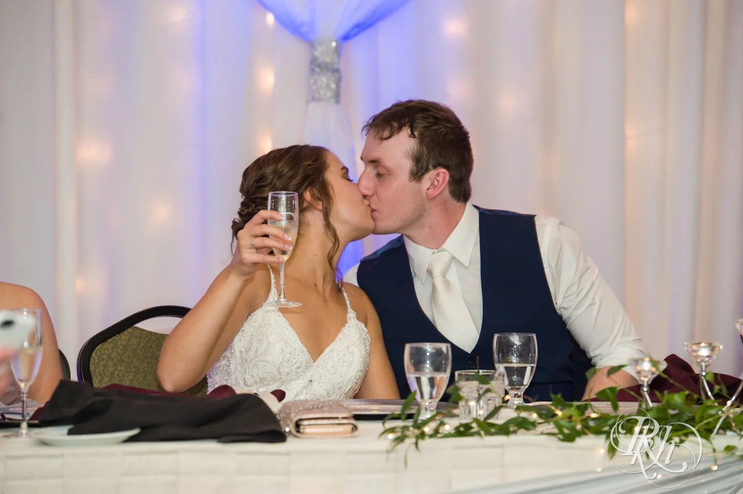 Makayla & Drew - Minnesota Wedding Photography - Country Inn Mankato - RKH Images - Blog (71 of 88).jpg