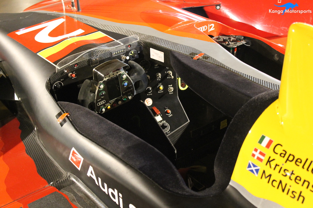 2010 Audi R15 TDI cockpit.JPG
