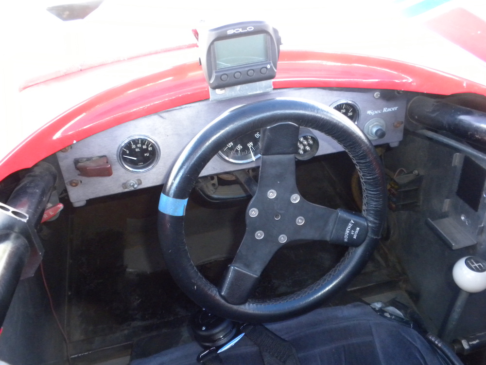 Cockpit Spec Racer Ford.JPG