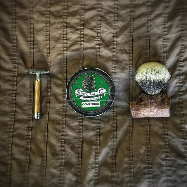 🌲🌲Fun times!! @stirlingsoap Coniferous. One of the classics! Love woodsy and evergreen scents. @muehle_rasurkultur R41 and my coffee wood handle finest badger. Happy Saturday! 🌲🌲 #Mensfashionpost #mensgrooming #gentleman #wetshaving  #smellsgood 