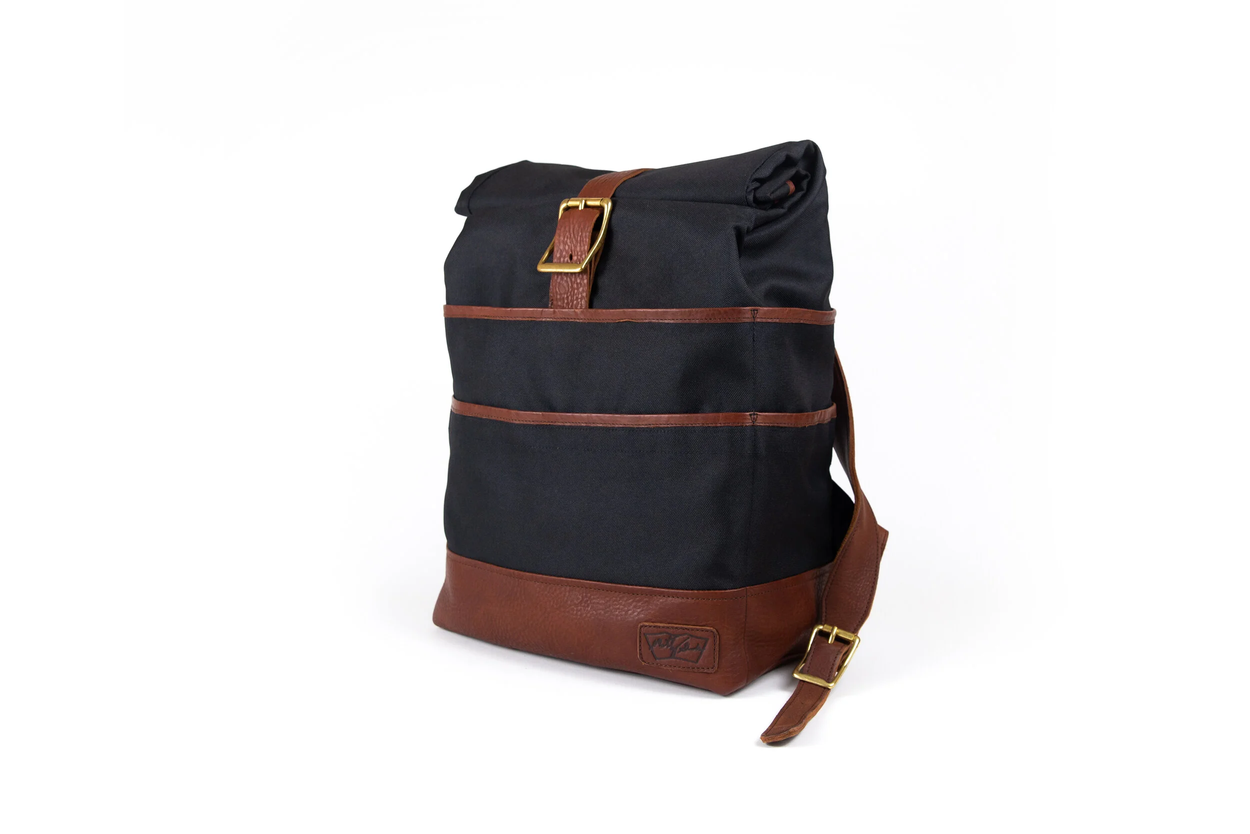 Blk_Lthr_LRG_front 34_300_01.jpg