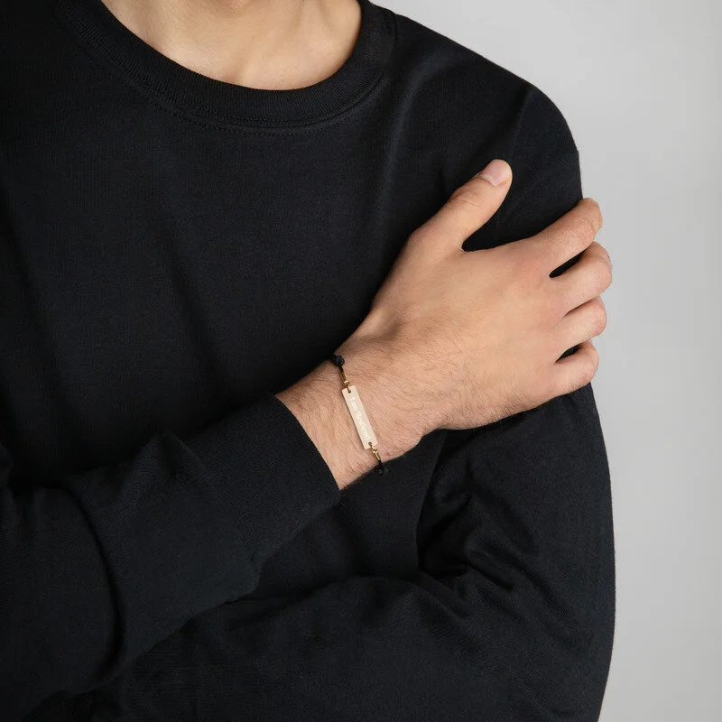IAMR2-mockup_Hand-on-shoulder_Mens_24K-Gold-coating.jpg