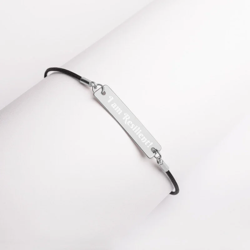 IAMR2-mockup_Lifestyle-2_Lifestyle_White-Rhodium-coating.jpg