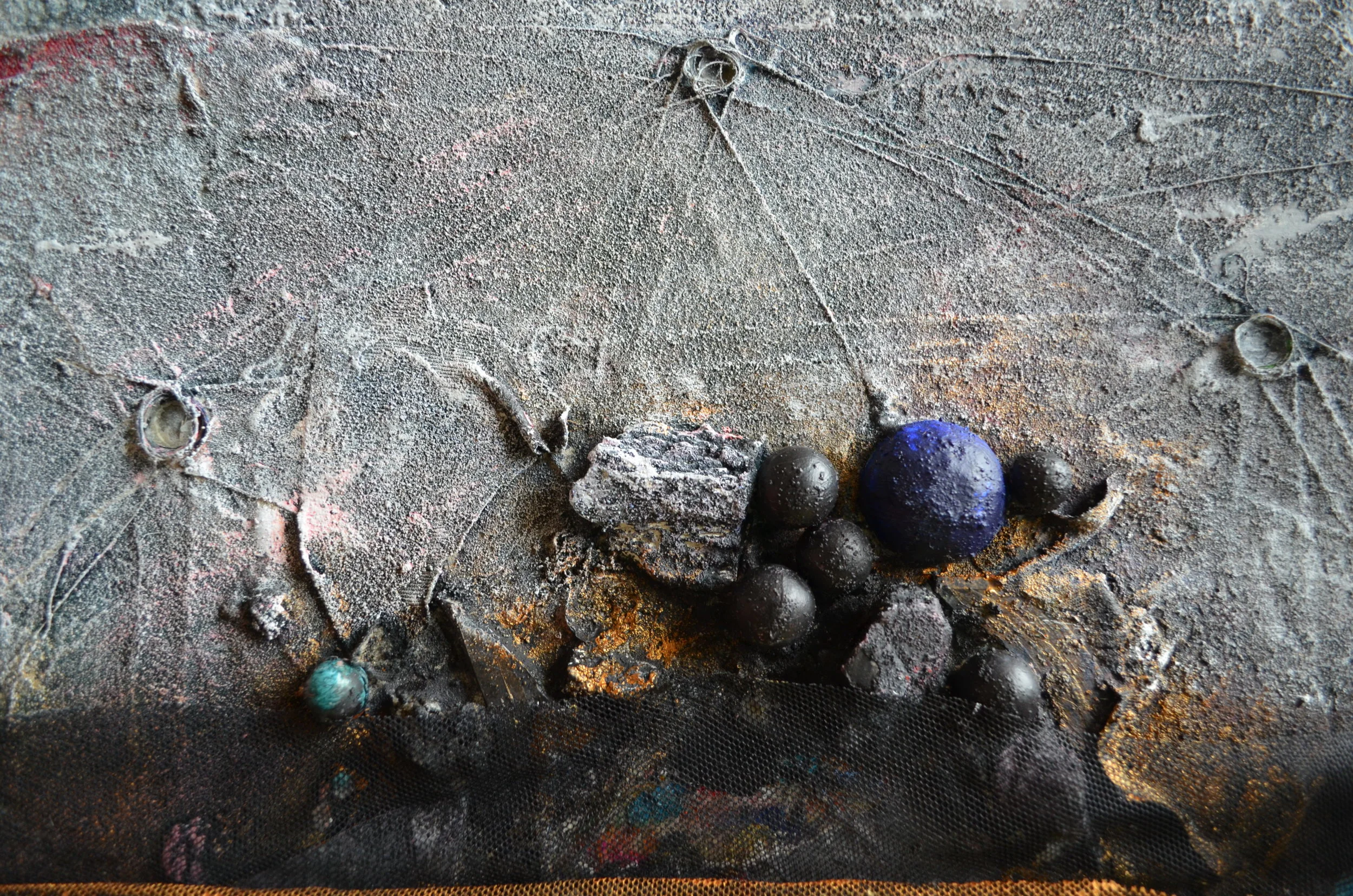  Moon compositionv (detail), 37 x 53, acrylic, sand, objects, stones, clothes, stockings, 2007 (Lodz, Srodmiescie) 