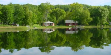 From across the lake2.jpg