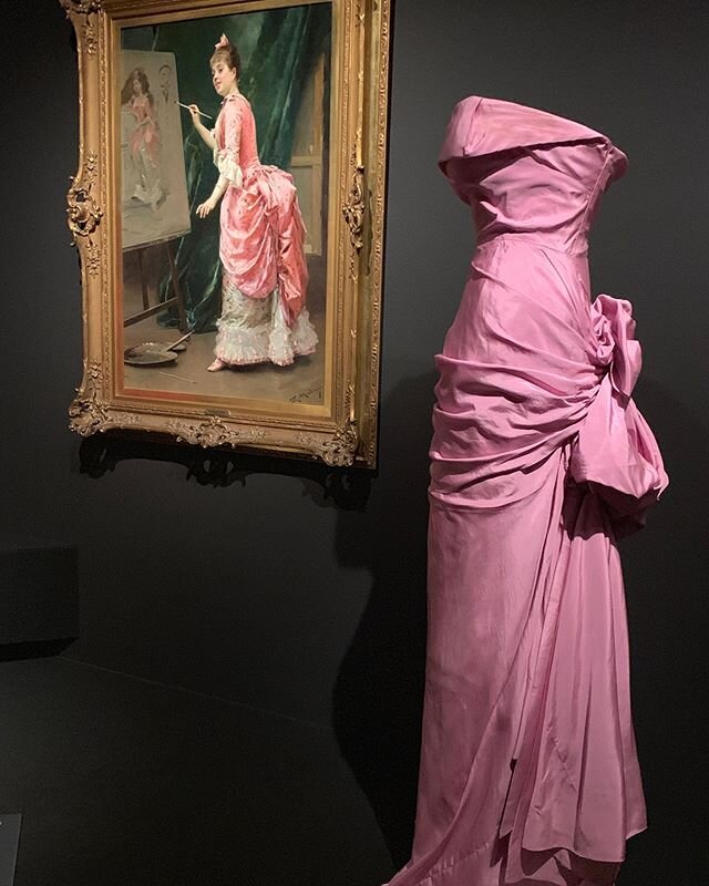 A evening gown from the &ldquo;Balenciaga and Spanish Painting&rdquo; exhibit I saw in Madrid last summer 🎀 #fashion #nostalgia #imissdressingup
