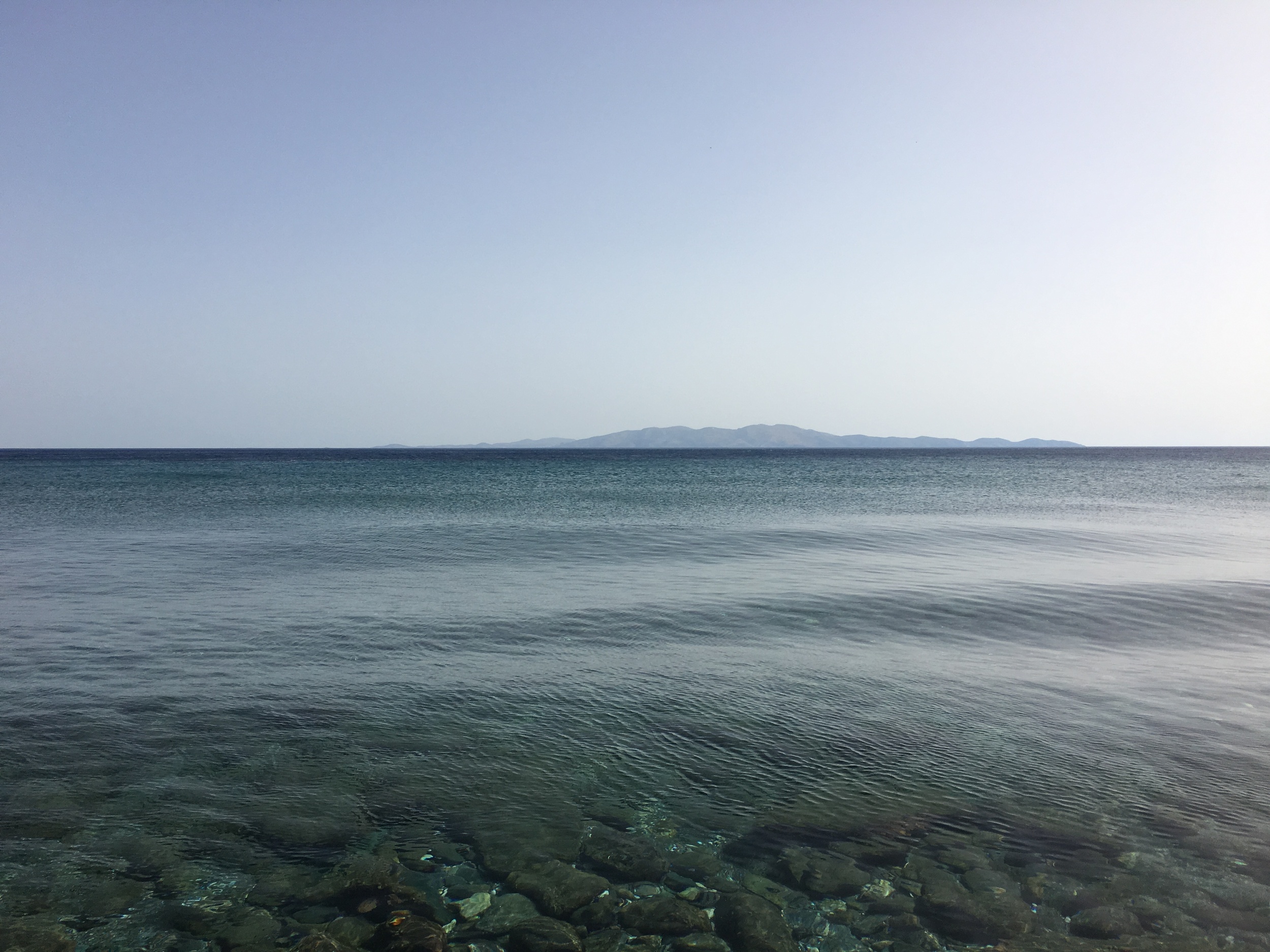 The view from Thalassaki tavern in Isternia bay
