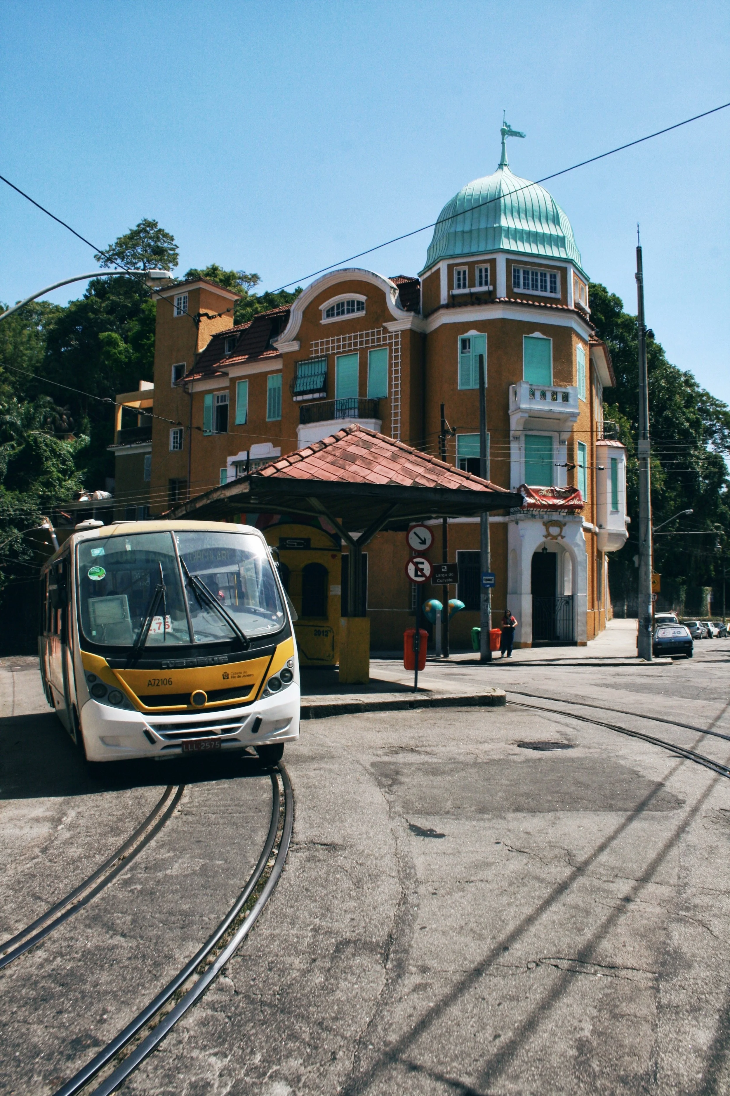 Up the hill in the neighbourhood of Santa Teresa