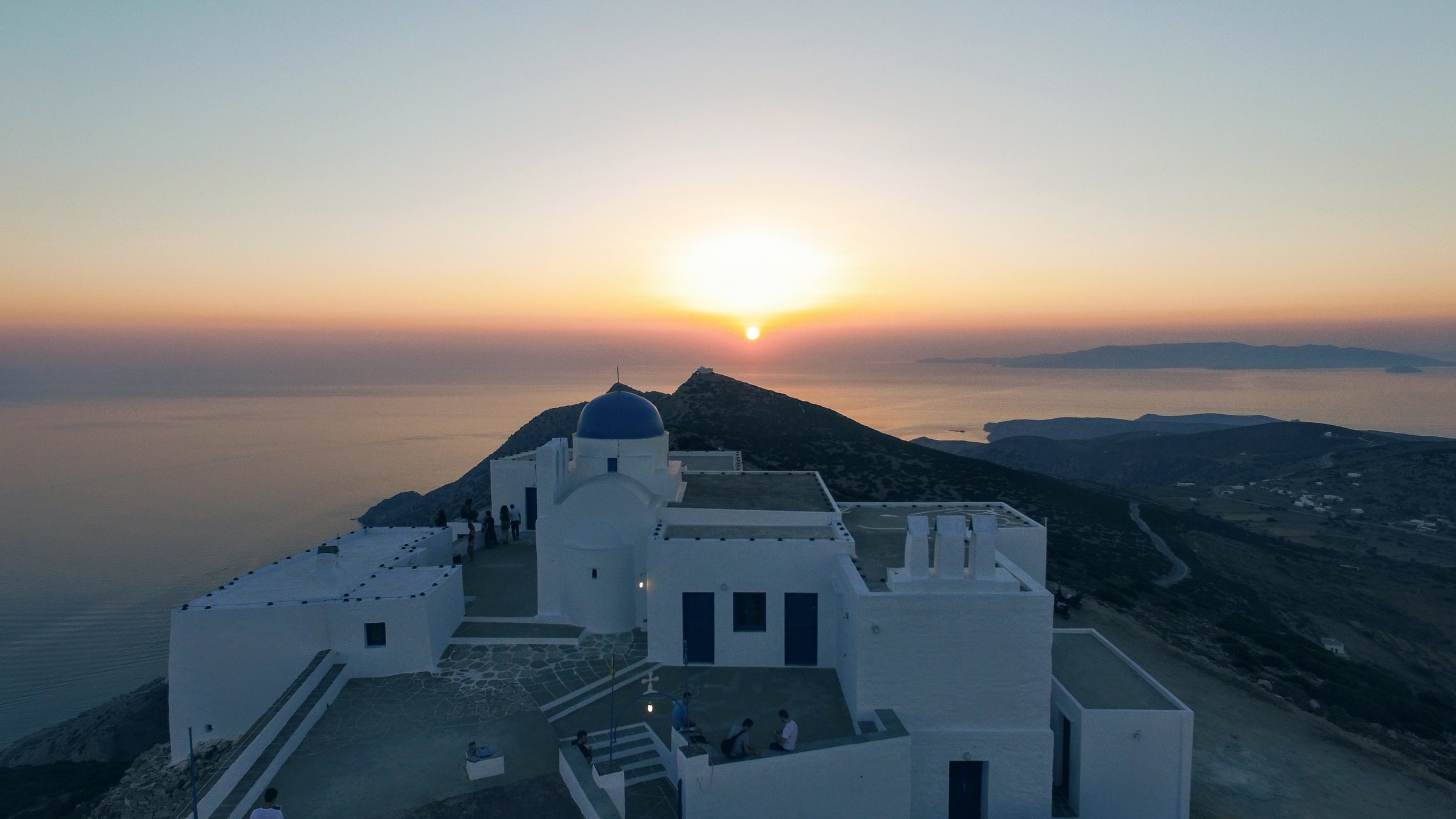 Agios Symeon: the perfect sunset with views all around to the Aegean sea