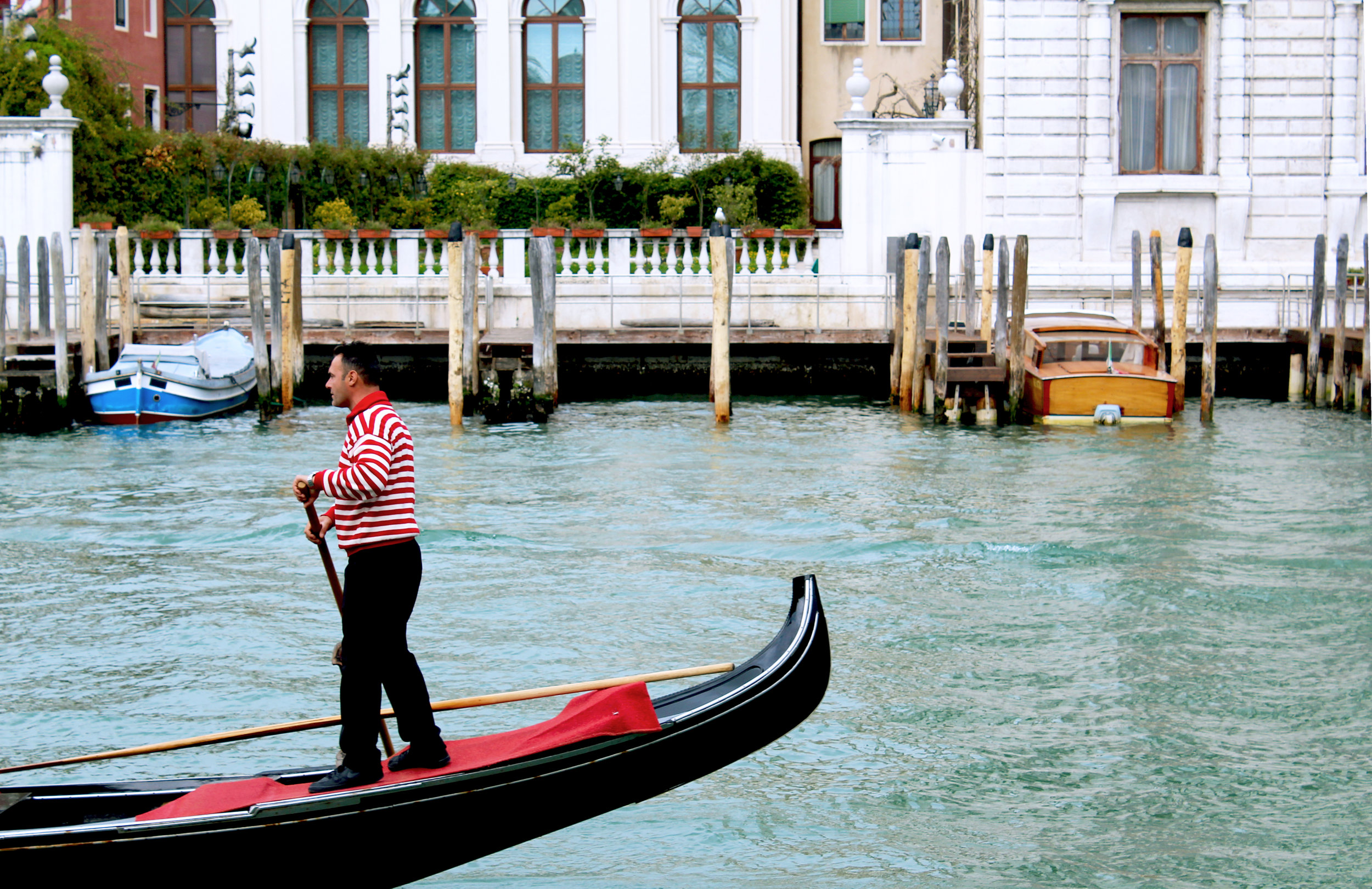 According to Venetian tradition, the couple riding in gondola should kiss under each bridge and they will stay in love forever.