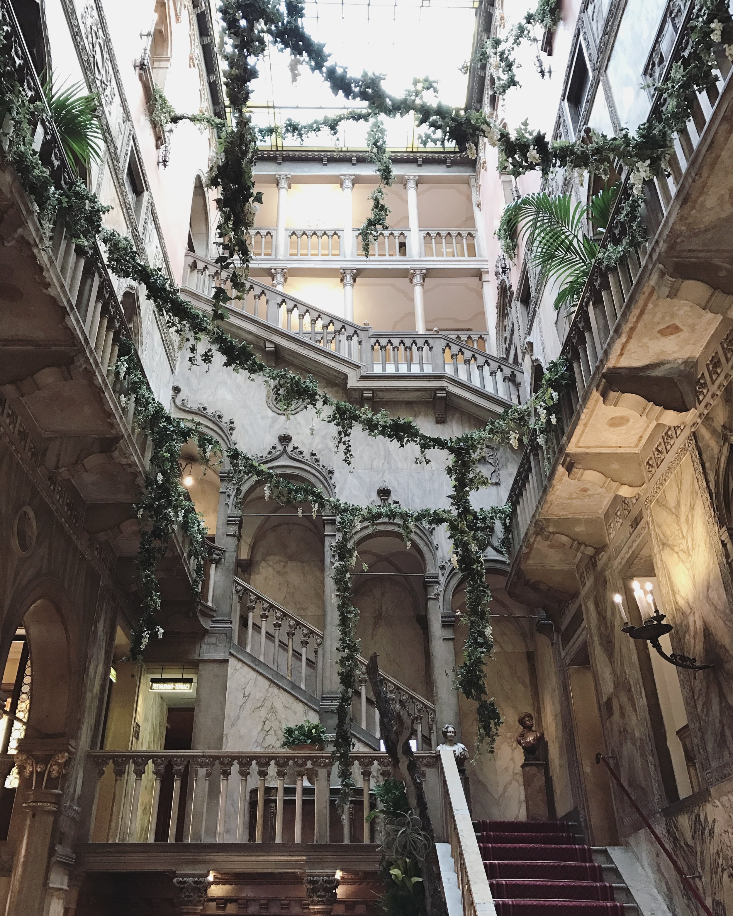 The noble Venetian Family The Dandolos, with four Dogi in the family, was the owner of this 14th century magnificent building transformed into the world-famous Hotel Danieli .