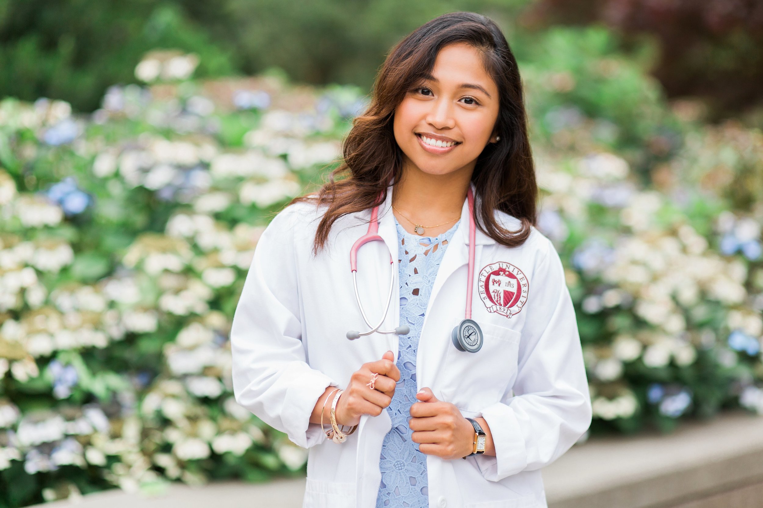 Senior Graduation Portrait Session for SeattleU Nursing Student by Seattle WA photographer Janelle Elaine Photography.jpg