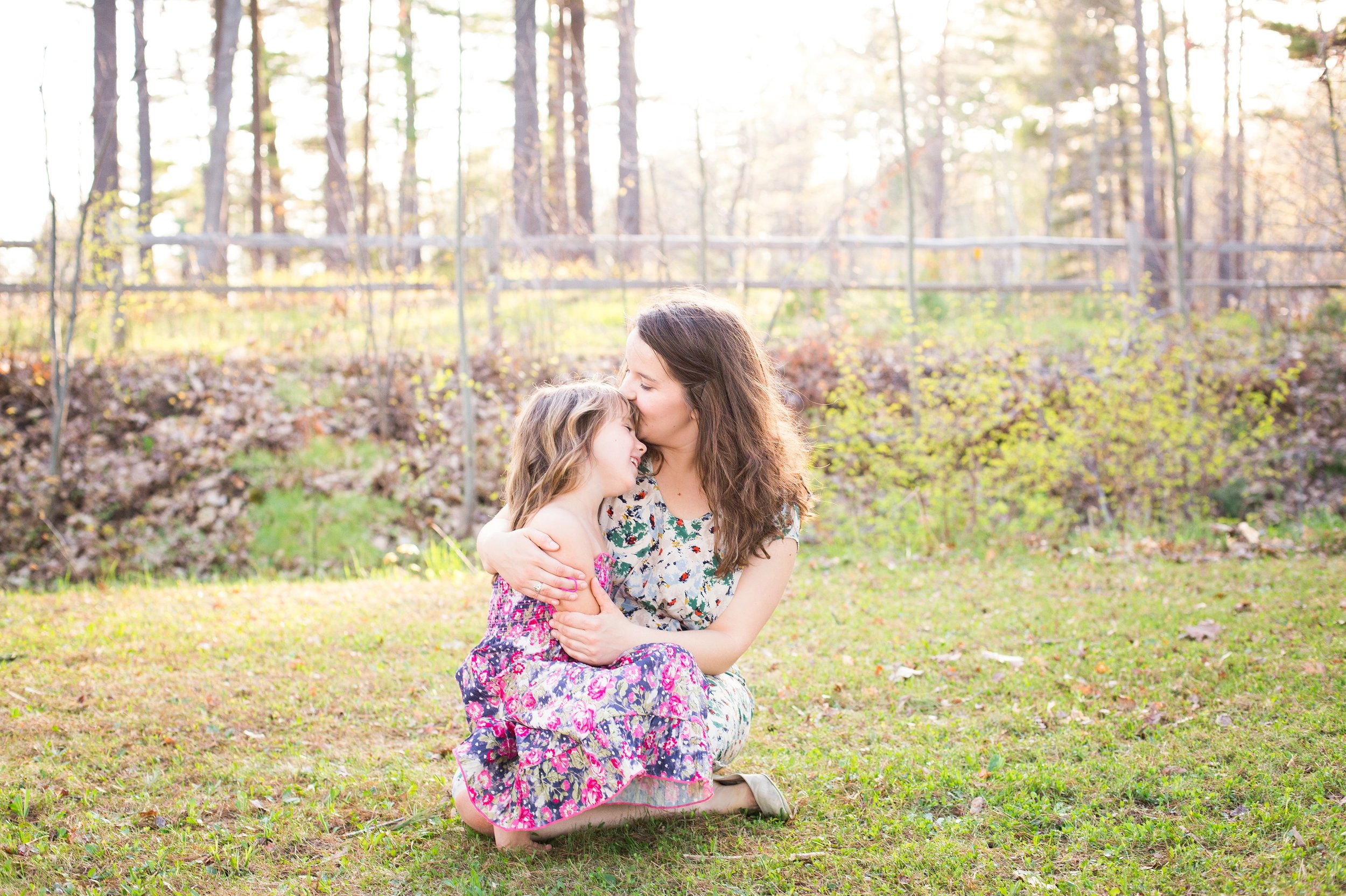 Mommy and Me sweet and fun outdoor portrait session by Seattle Photographer Janelle Elaine Photography.jpg