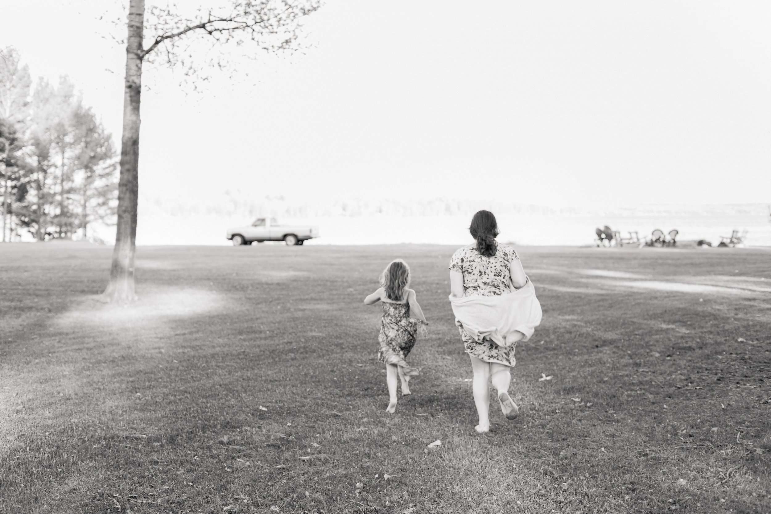 Mommy and Me Whimsical and fun outdoor portrait session by Seattle WA Photographer Janelle Elaine Photography.jpg